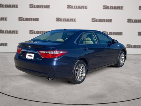 Used 2016 Toyota Camry XLE w/ Moonroof Package image 5