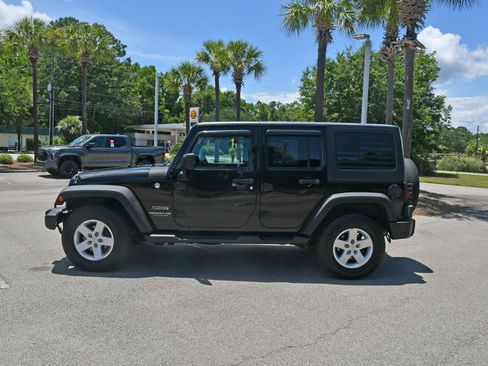 Used 2017 Jeep Wrangler Unlimited Sport w/ Quick Order Package 24S AWD/4WD image 5