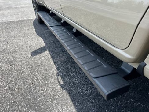 Used 2022 Chevrolet Colorado Z71 AWD/4WD image 9