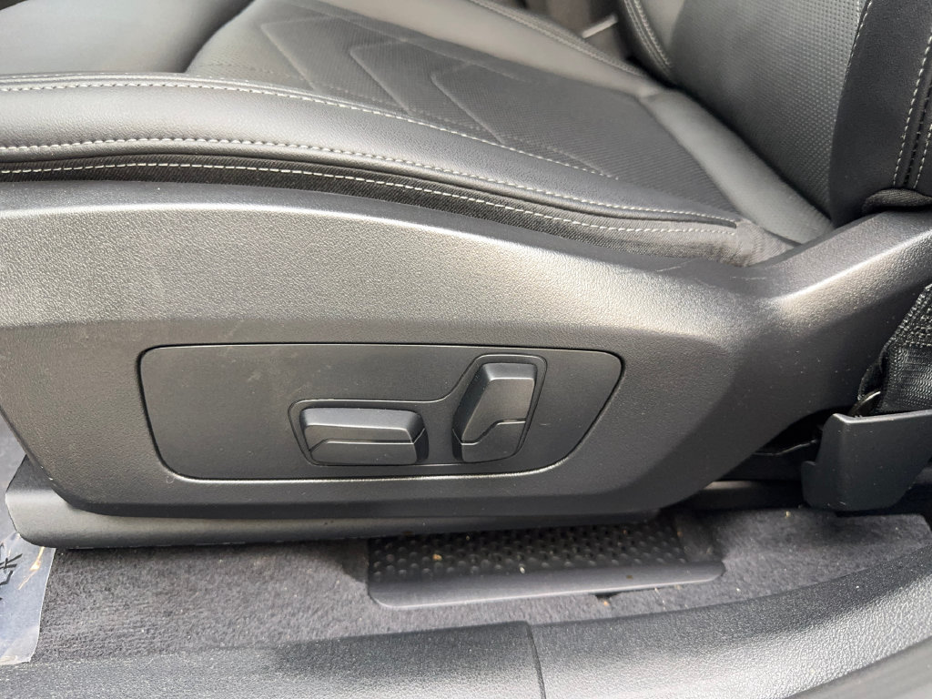 Used 2025 BMW X2 xDrive28i AWD/4WD image 32