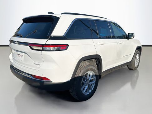 New 2026 Jeep Grand Cherokee Laredo X image 3