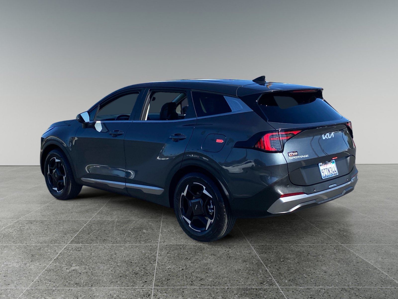 Used 2026 Kia Sportage EX FWD image 3