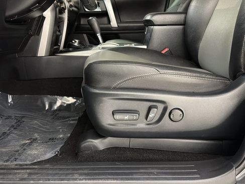 Used 2017 Toyota 4Runner SR5 Premium image 20