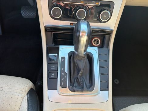 Used 2012 Volkswagen CC Sport FWD image 20