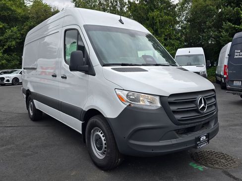 New 2025 Mercedes-Benz Sprinter 2500 image 8