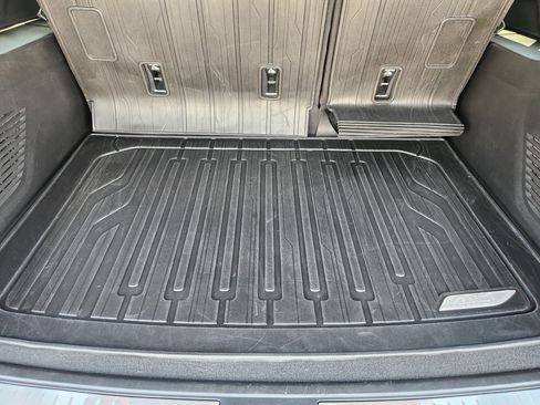 Used 2025 GMC Yukon XL AT4 Ultimate w/ LPO, Floor Liner Package AWD/4WD image 34
