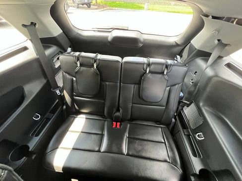 Used 2024 Ford Explorer XLT w/ Equipment Group 202A AWD/4WD image 22