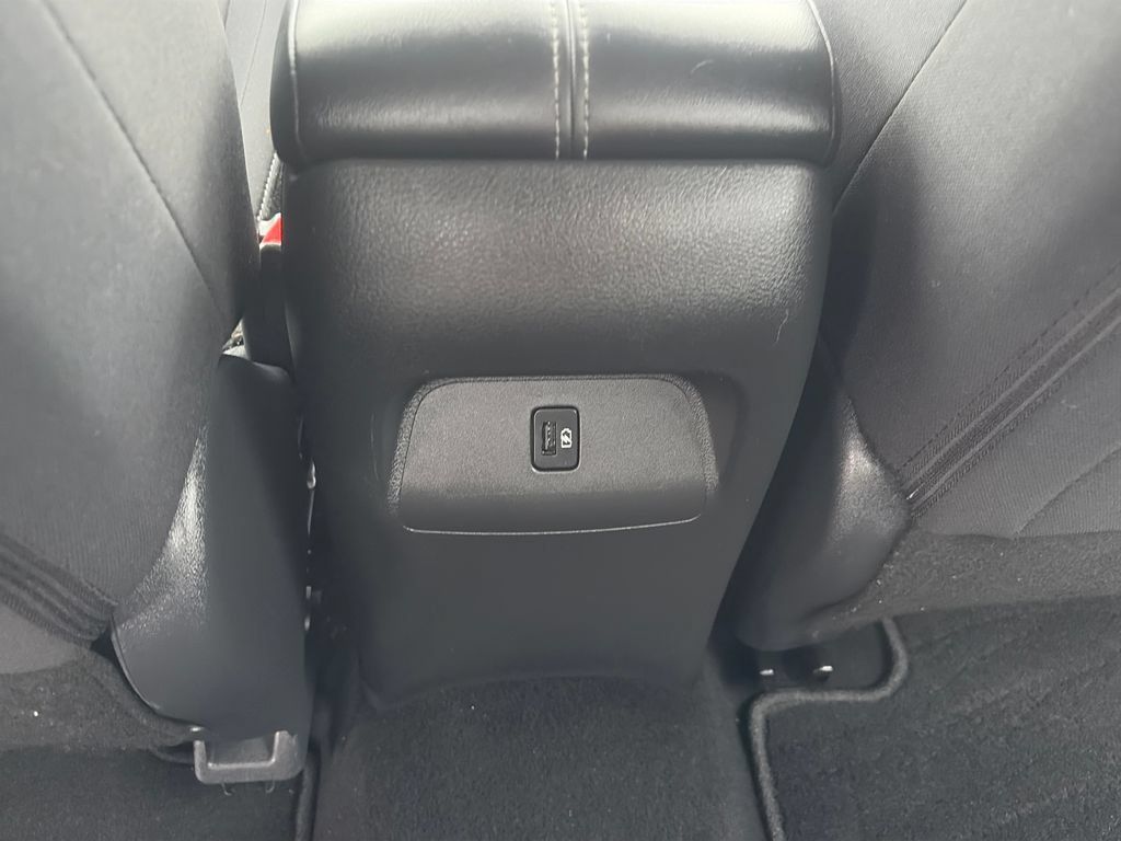 Used 2023 Nissan Sentra SV FWD image 34