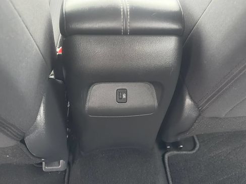 Used 2023 Nissan Sentra SV FWD image 34