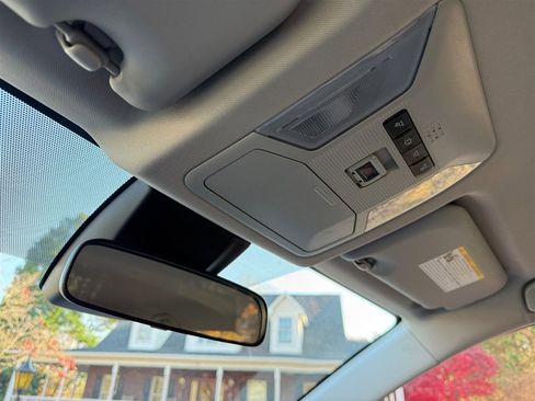 Used 2019 Toyota RAV4 LE image 37