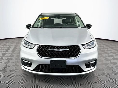 Certified 2024 Chrysler Pacifica Touring-L FWD image 4