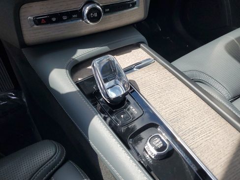 Used 2024 Volvo XC90 B6 Ultimate w/ Protection Package Premier image 22