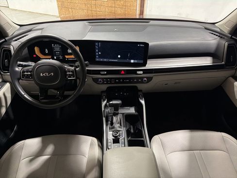 Used 2024 Kia Sorento S image 28