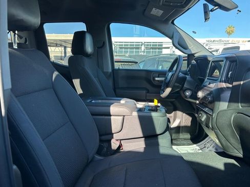 Used 2019 Chevrolet Silverado 1500 Custom Trail Boss w/ Custom Convenience Package AWD/4WD image 17