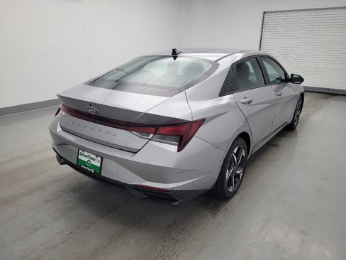 Used 2023 Hyundai Elantra SEL w/ Convenience Package FWD image 9