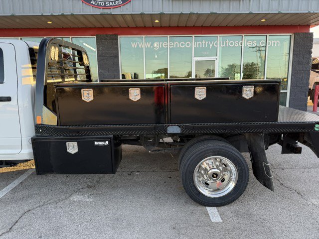 Used 2024 RAM 5500 Tradesman w/ Chrome Appearance Group AWD/4WD image 13