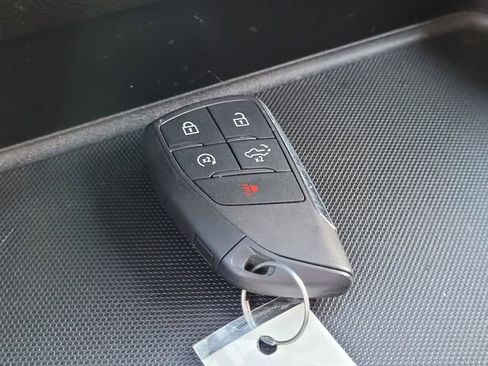 Used 2024 GMC Sierra 2500 SLT w/ SLT Premium Package image 37