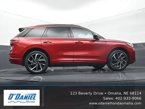 Used 2025 Lincoln Corsair Grand Touring AWD/4WD image 13