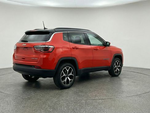 Used 2025 Jeep Compass Limited AWD/4WD image 9