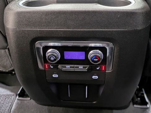 Used 2024 GMC Yukon Denali AWD/4WD image 21