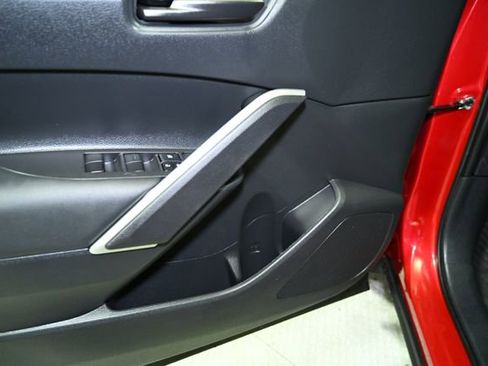 Used 2024 Toyota Corolla Cross AWD Hybrid w/ Moonroof Package image 27