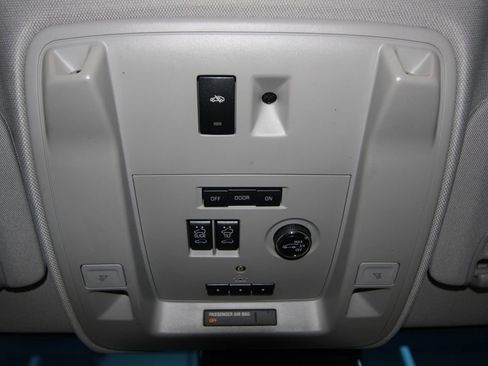 Used 2019 GMC Yukon XL Denali w/ Denali Ultimate Package image 23