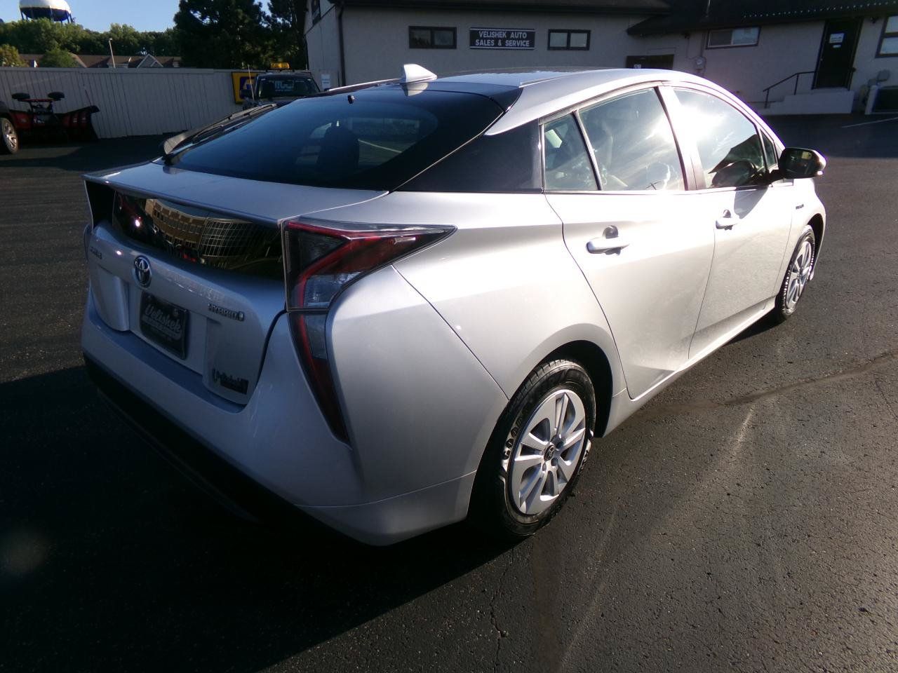 Used 2016 Toyota Prius Two FWD image 3