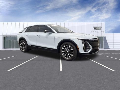 Certified 2024 Cadillac Lyriq Sport AWD/4WD image 2