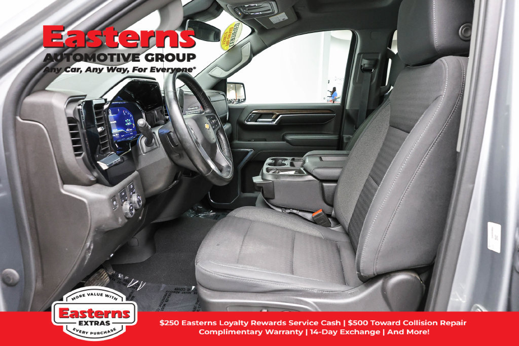 Used 2023 Chevrolet Silverado 1500 LT AWD/4WD image 15
