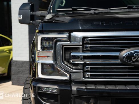 Used 2021 Ford F250 Limited image 3