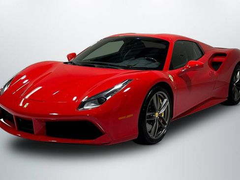 Used 2018 Ferrari 488 Spider RWD image 3