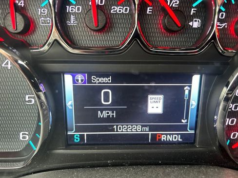Used 2018 Chevrolet Silverado 1500 LTZ Z71 w/ LTZ Plus Package AWD/4WD image 26