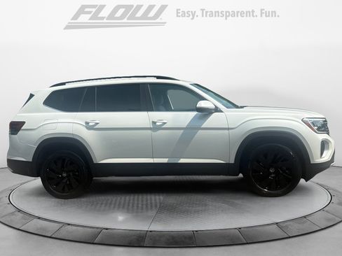 Certified 2026 Volkswagen Atlas SE w/ Panoramic Sunroof Package AWD/4WD image 8
