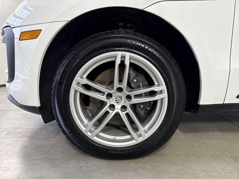 Certified 2023 Porsche Macan AWD/4WD image 13