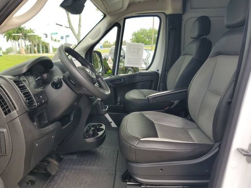 Used 2025 RAM ProMaster 3500 w/ Convenience Group FWD image 14