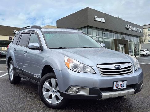 Used 2012 Subaru Outback 2.5i Limited AWD/4WD image 1