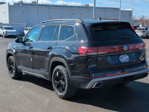 New 2026 Volkswagen Atlas Peak Edition image 8