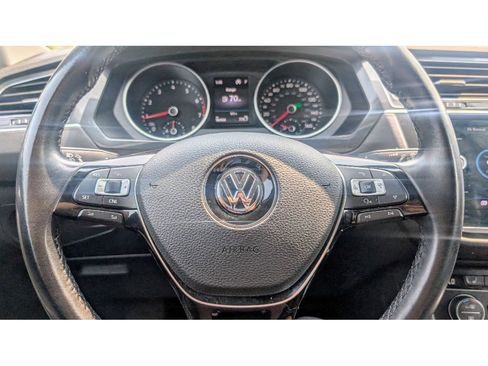 Used 2018 Volkswagen Tiguan SE w/ 3rd Row Seat Package image 20