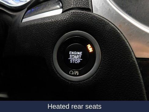 Used 2018 Chrysler 300 Limited image 31