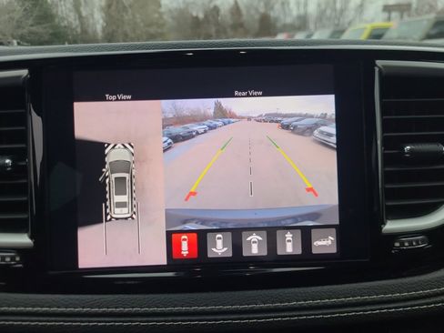 Used 2021 Chrysler Pacifica Touring-L w/ S Appearance Package image 20