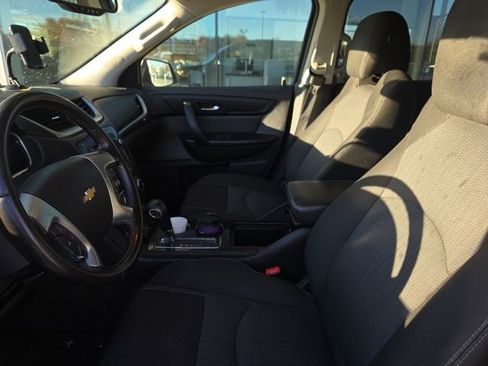 Used 2017 Chevrolet Traverse LT image 9