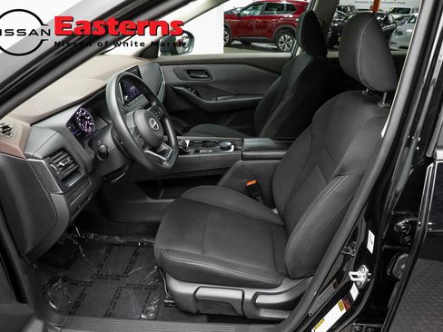 Used 2023 Nissan Rogue S AWD/4WD image 14