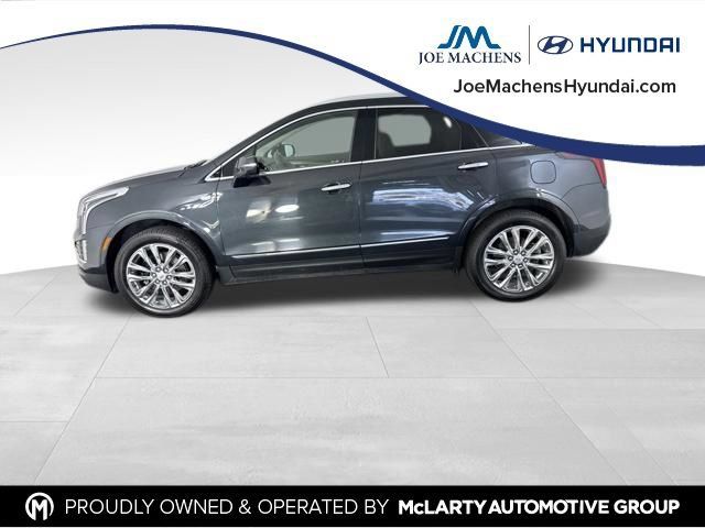 Used 2022 Cadillac XT5 Premium Luxury FWD image 2