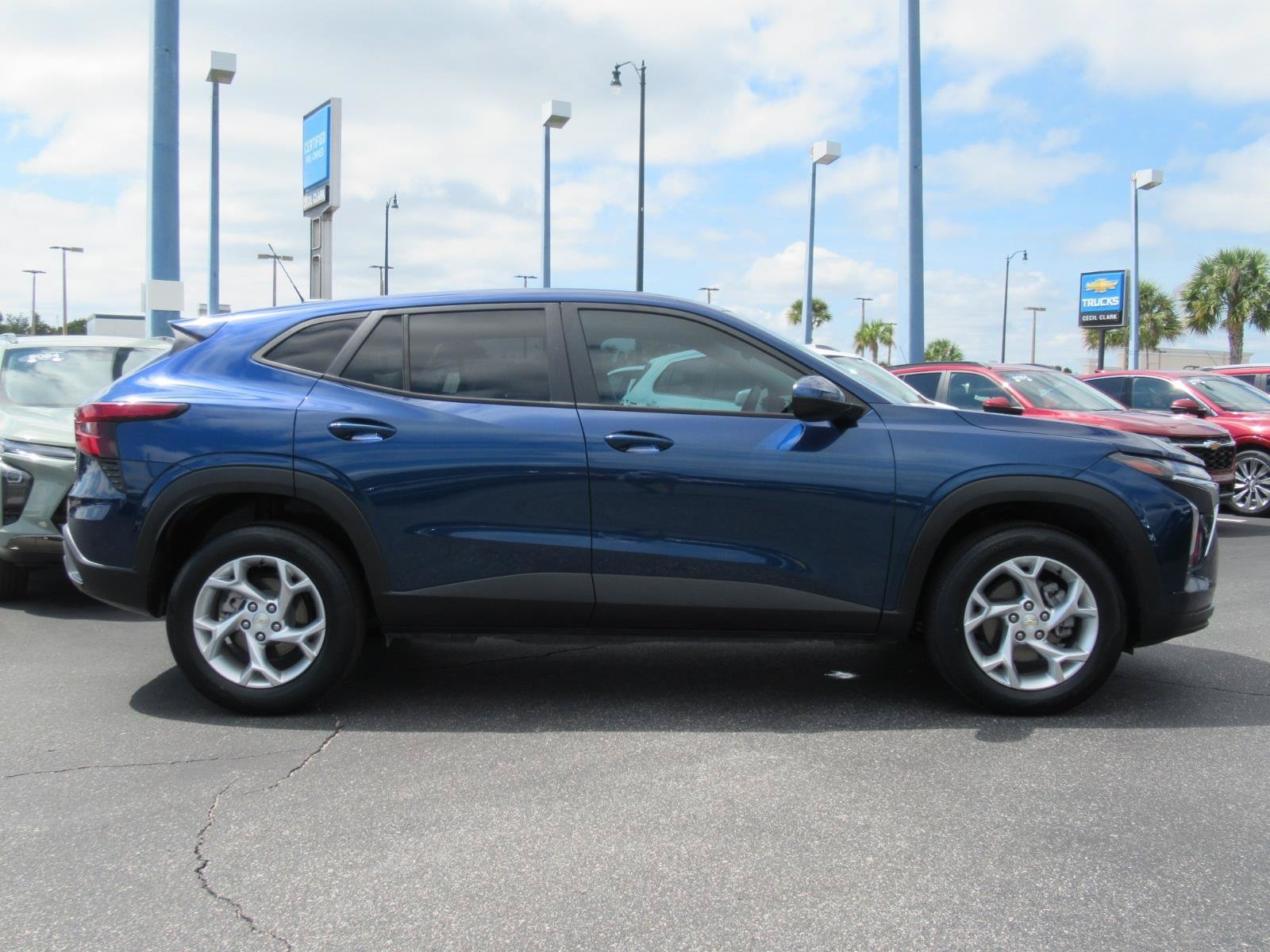 Certified 2024 Chevrolet Trax LS w/ LS Convenience Package FWD image 4