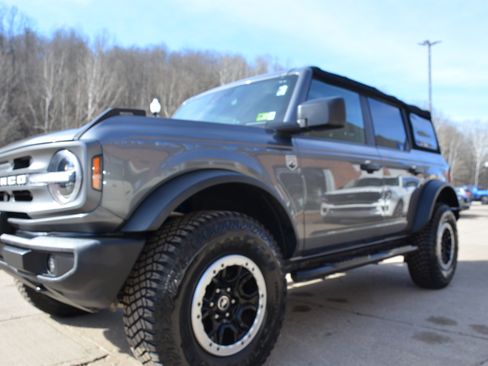 Used 2022 Ford Bronco Big Bend w/ Sasquatch Package image 1