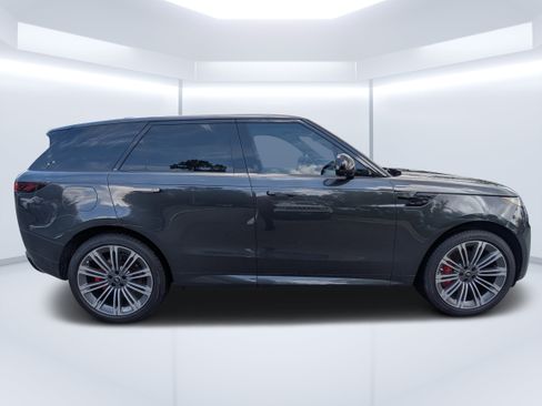 Used 2023 Land Rover Range Rover Sport SE Dynamic AWD/4WD image 2