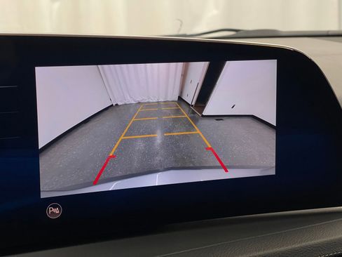 Used 2025 Cadillac XT4 Premium Luxury image 16