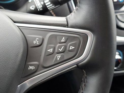 Used 2023 Chevrolet Equinox Premier image 13