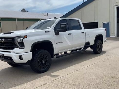 Used 2024 Chevrolet Silverado 2500 LT w/ Z71 Sport Edition AWD/4WD image 4