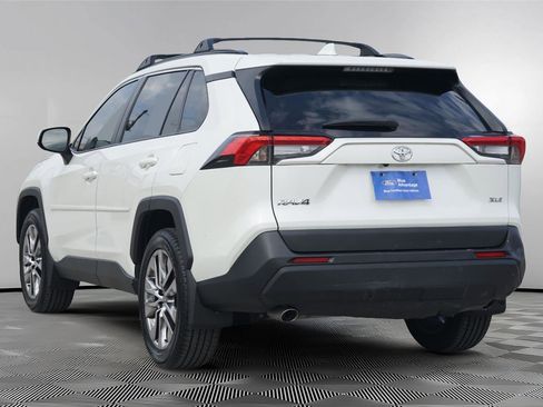 Used 2021 Toyota RAV4 XLE Premium FWD image 6